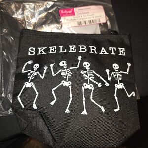 Thirty-One snack and go pouch - Skelebrate